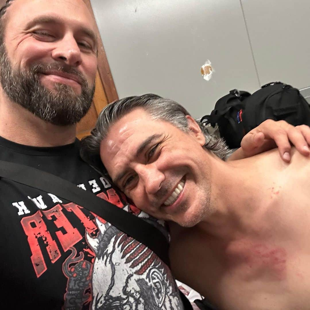 ランス・アーチャーさんのインスタグラム写真 - (ランス・アーチャーInstagram)「It was great seeing @londonfu last night in Cleveland. We go WAY back to the beginning of our careers. Wrestling in some of my best early memories with PCW in Arlington TX (2001-2004)」9月18日 8時01分 - lance_hoyt