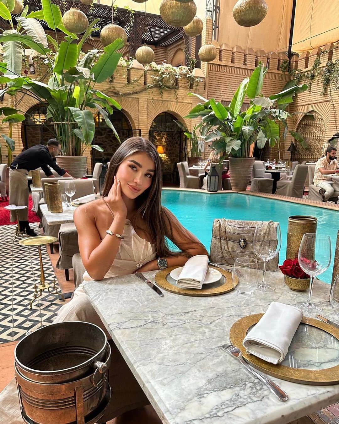 KaThE ArOcAさんのインスタグラム写真 - (KaThE ArOcAInstagram)「Imperfectamente real 🌹  #latrattoria #marrakech🇲🇦 #marruecos #africa」9月18日 8時10分 - kathearoca