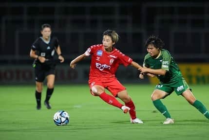 田中美南のインスタグラム：「. この熱量、強さが出せることを自分たちに証明できたと思う。 忘れずに積み上げていこう！！ 応援ありがとうございました☺︎  #inac神戸 #weleague #女子サッカー #田中美南」