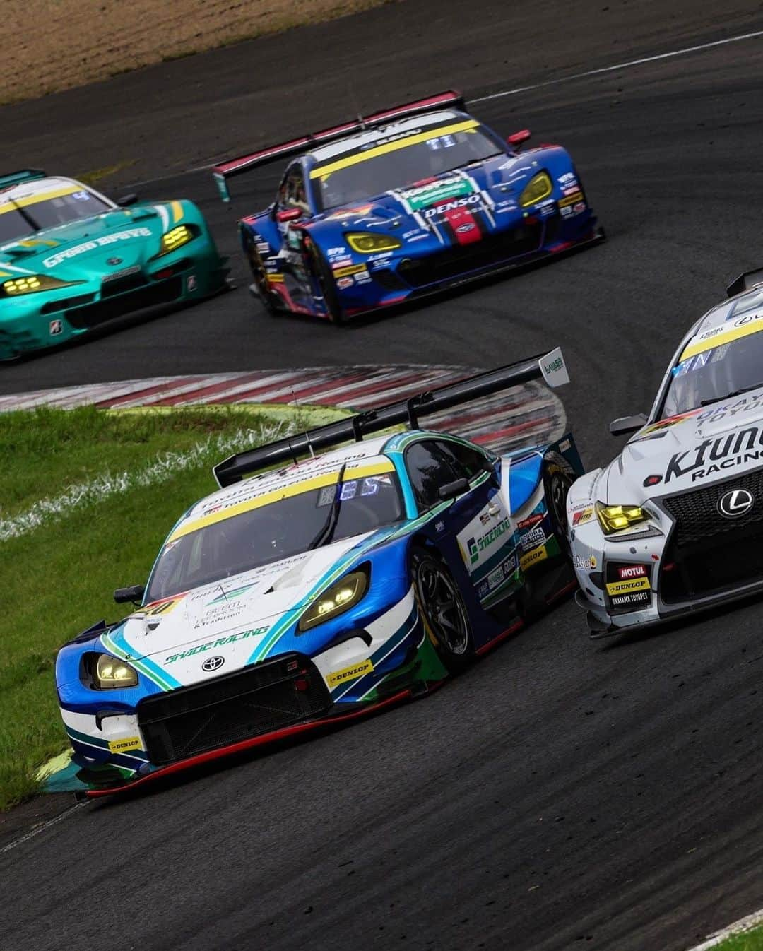 椿木りさこさんのインスタグラム写真 - (椿木りさこInstagram)「** SUPERGT Rd.6 菅生 決勝 * 清水さんが有言実行で追い抜き 平中さんがしっかり決めてくれました🥹✨ * シェイドレーシングGT参戦後、初の表彰台🏆 そして3位から正式に2位となりました👏🏻✨ * コンマ1秒の世界だし、最後までなにがあるか 分からないのがレースって分かってるけど 本当にドキドキのレース過ぎて面白かったね🤭✨ * 記念すべきシーズンにSHADE GIRLSとして ご一緒できて凄く嬉しい😌💕 * 残りは4戦！！あと1段更なる高みへ上りたいし 年間のアレも取らなきゃだね🙌🏻✨笑 * まだまだシェイドレーシングへの 沢山の応援をよろしくお願いします🙇🏻‍♀️💕 * * #SUPERGT #SHADERACING #シェイドレーシング #レースクイーン #レースクイーン写真部  #super耐久 #s耐  #写真好きな人と繋がりたい  #カメラ好きな人と繋がりたい  #📷 #📸 #rq  #victory #supergt  #sgt #スーパーgt #グッズ販売  #推し活 #スーパー耐久 #表彰台 #🏆 #🥈」9月18日 8時16分 - tsubaki_risako