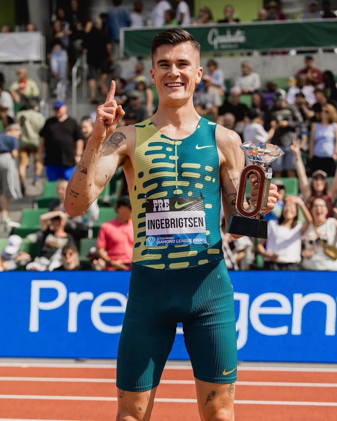 The Run Dept.さんのインスタグラム写真 - (The Run Dept.Instagram)「Yesterday, he ran the fastest mile in 24 years with a 3:43.73 finish. Today, he set a new European Record in the 3,000m. 🔥  “Why win one Diamond League trophy when you can win two?” - @jakobing   Congratulations, Jakob. The world is yours. 🌎   Photo credits: @notafraid2fail」9月18日 8時18分 - nikerunning