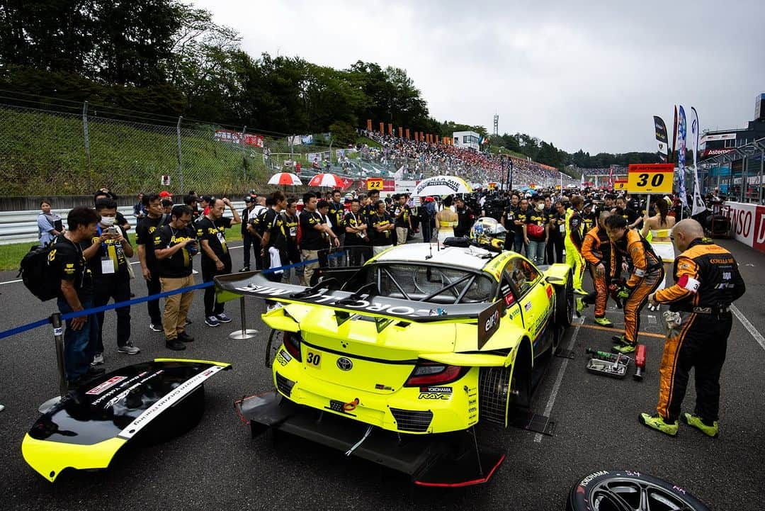 織戸学さんのインスタグラム写真 - (織戸学Instagram)「SUPER GT 菅生round  優勝されたteamの皆様 おめでとう御座います。 300.500共に 優勝teamが、失格と言う悲しい現実。 残念すぎる。  今回も大きなクラッシュが起きてしまいましたが、 driverは無事と聞いて ほっとしました。  現場では状況も分からず、アナウンスも無かったので、本当に心配でした。  僕らも接触が有り、 相手方のteamに対して本当に申し訳無いです。  今回も三重県から 多くの応援有り難う御座いました。  次戦オートポリス 大好きなオートポリス  #maxorido」9月18日 8時32分 - maxorido