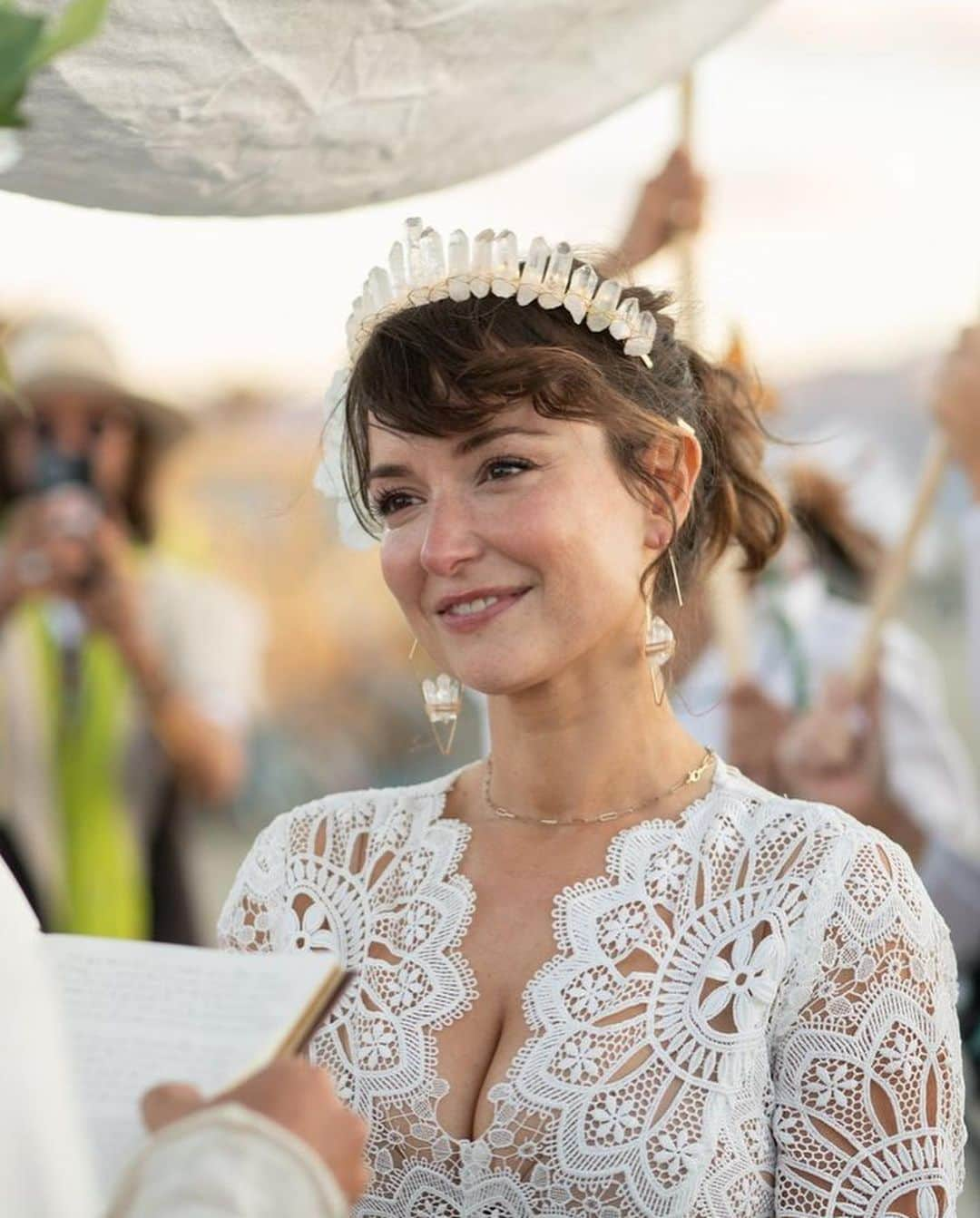 ミラーナ・ヴァイントゥルーブさんのインスタグラム写真 - (ミラーナ・ヴァイントゥルーブInstagram)「Married my favorite person in front of a temple that meant the world to us surrounded by the people who helped build it.  Our impromptu rabbi @elienblue had us exchange pink sunglasses under a chuppah held by irl spirit guide @michaelawat and lifelong friend @alina.greenbergla and their perfect partners.   Thank you to the ladies at @zimmermann for helping me find a dress that was miraculously an extension of the temple. And thank you to @alicyn for the crown!   Photos by the trusty, dusty and talented @svetolov.   Special shout-out to @ajsalty who we couldn’t and wouldn’t have done it without. Love you. Thank you.」9月18日 8時27分 - mintmilana