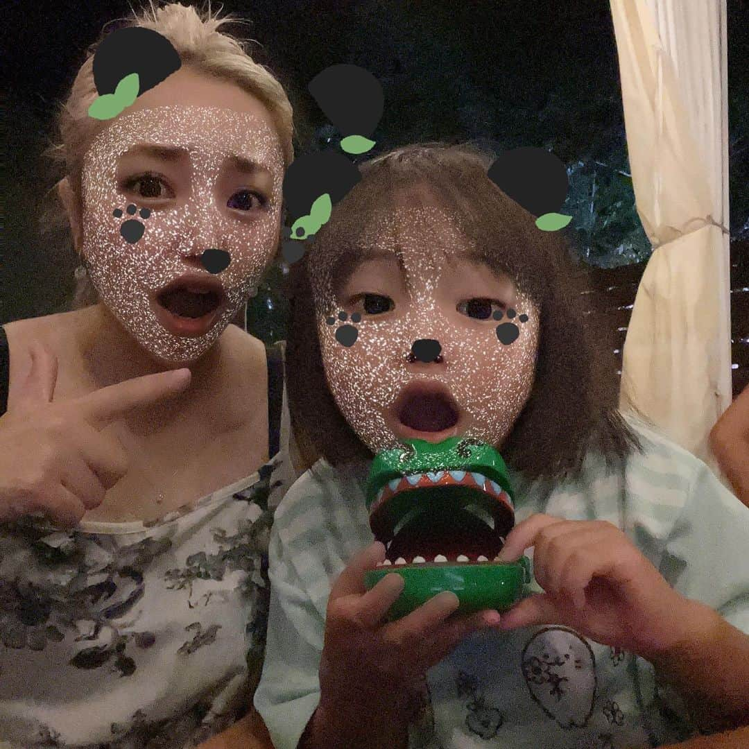 MII MAMAさんのインスタグラム写真 - (MII MAMAInstagram)「. . . めっちゃ良かった🦖♥️ . 恐竜がいるグランピング🏕🦖🍖 . 家族で楽しめて楽しかったよぉ〜🙌🏾♥️ 詳しくはYouTubeにアップしてます🍿🎬  —————————————— 🔎White Style mi mama 良かったらチャンネル登録お願いします🙇🏽‍♀️ #YouTube#ユーチューバー#主婦ユーチューバー#MIIMAMA#チャンネル登録お願いします#2児ママ#年子ママ#ギャルママ#ぎゃるまま#アラサーママ#アラサー#30代#30代ママ#ホワイトインテリア#モノトーンインテリア#シンプルな暮らし#収納#ホワイト収納#イチナナ#イチナナライバー#専属ライバー#主婦ライバー#17LIVE#主婦YouTuber#ママYouTuber#ママライバー#幼稚園ママ#小学生ママ」9月18日 8時44分 - miimamachannel