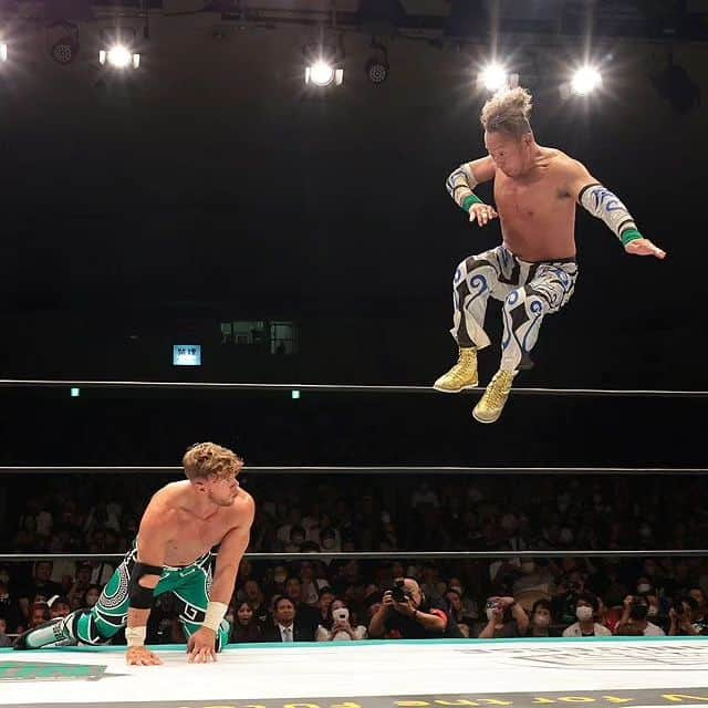 プロレスリング・ノアさんのインスタグラム写真 - (プロレスリング・ノアInstagram)「2023年9月17日 東京・後楽園ホール 【CLEANUP INTERNATIONAL presents 真・飛翔 〜丸藤正道デビュー25周年記念大会〜】  遂に実現シングル初対決。25周年・丸藤がオスプレイと大激闘。  オスプレイ「16歳の時初めてNOAHを見た。マルフジサン、その時からあなたのファンです。」  丸藤「もう一度テッペン目指して頑張ろうと思います。」  ■ABEMAで1️⃣週間限定無料公開‼️ 👀https://abema.app/YVk7  ■見逃し配信はwrestleUNIVERSE‼️ 👀https://www.wrestle-universe.com/lives/bPgNGQtgS8n83X4ppCzB6q . . ■プロレスリング・ノア大会スケジュール・チケット詳細はこちら↓ https://www.noah.co.jp/schedule/ -詳しくはプロフィール画面に記載のURLからご覧ください- . 🔥NOAHを見るならWRESTLE UNIVERSE‼️🔥 . 🖥️【WRESTLE UNIVERSEはこちら】 👀https://www.wrestle-universe.com/ . . Hello to all Pro-Wrestling fans overseas!! WRESTLE UNIVERSE ,the leading wrestling video subscription site,Please register!! . ⏯️WRESTLE UNIVERSE is here!! 👀https://www.wrestle-universe.com/ . . . #noah_ghc #プロレスリングノア #prowrestlingnoah #プロレス #prowrestler #prowrestling #ABEMA #wrestleUNIVERSE #プロレスフォト #instaprowrestling」9月17日 23時54分 - noah_ghc