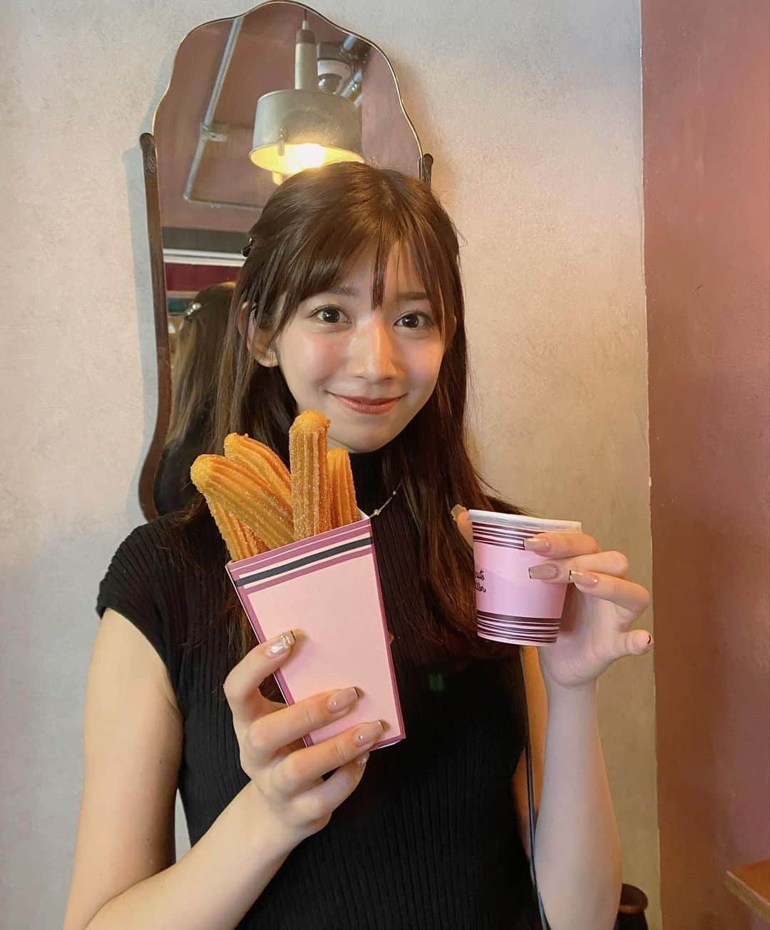 荒木沙織さんのインスタグラム写真 - (荒木沙織Instagram)「. チュロス☕️🤍  .  .  .  .  .  . #ソウルグルメ #ソウル旅行  #ソウルカフェ　#minutepapillon #チュロス専門店」9月17日 23時58分 - sao__0813