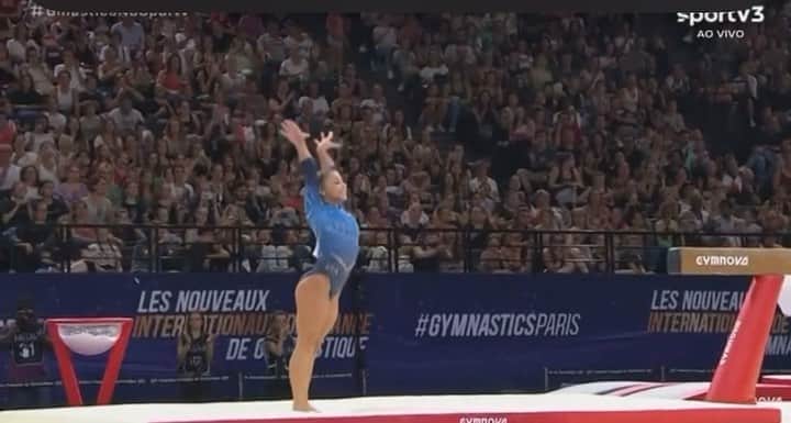 フラヴィア・サライヴァのインスタグラム：「Eita que o Brasil 🇧🇷 tá embrasaaaado na Copa do Mundo de Ginástica Artística de Paris 🇫🇷! Nossa Flavinha Saraiva acaba de conquistar a medalha de bronze 🥉 na trave! UHUL! Parabéns Flavinha!!! Você foi linda!  🫶🏼🫶🏼🫶🏼  🎥 @sportv   #LoteriasCAIXA @loteriascaixaoficial #PreventSenior #Estacio @preventsenior @newonoficial」