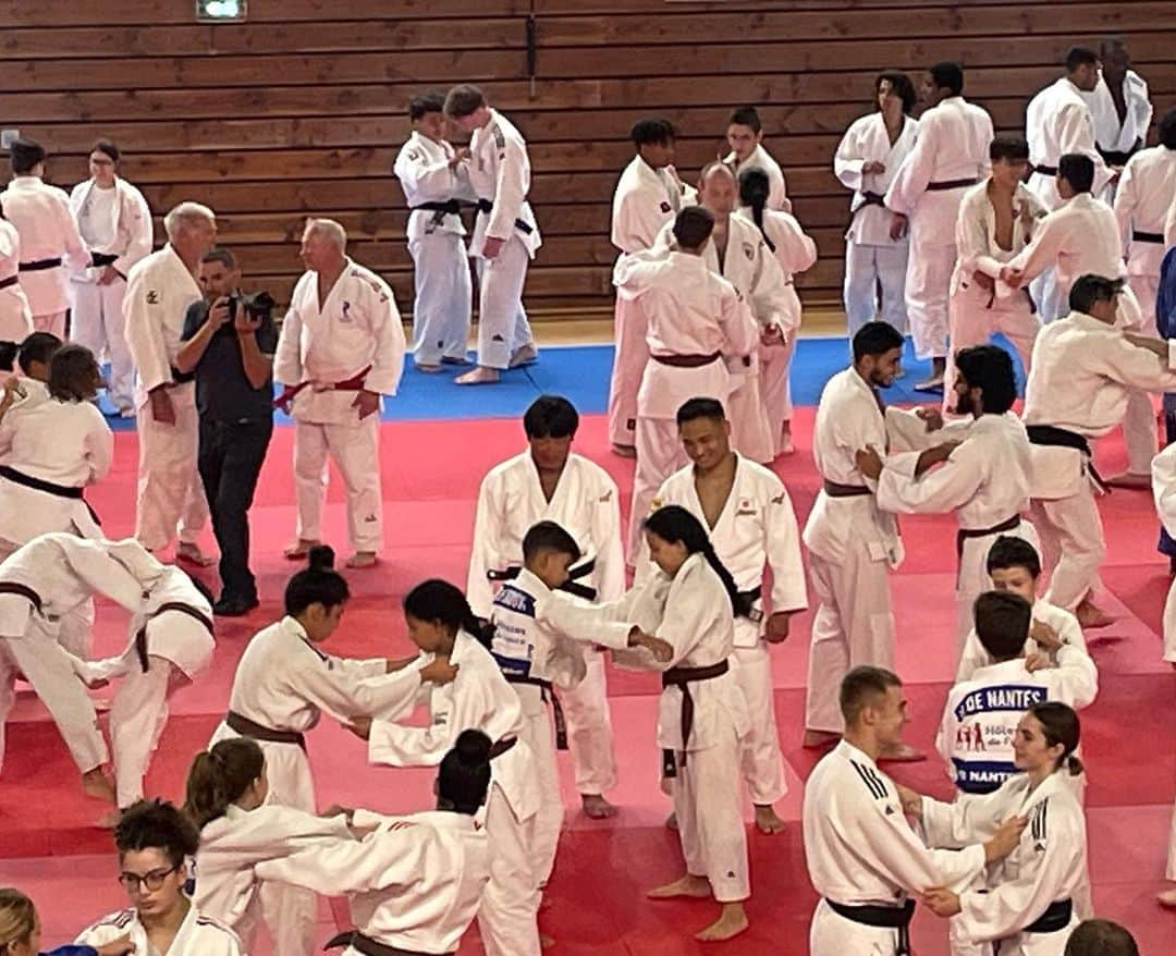 海老沼匡さんのインスタグラム写真 - (海老沼匡Instagram)「Stage Mizuno in Verquin and Nanterre 🥋🇫🇷  #Judo #Mizuno #Verquin #Nanterre  Merci✌️✨  @mizunojudo  Eiji Kikuchi 15-17th September」9月18日 0時34分 - masashi_ebinuma