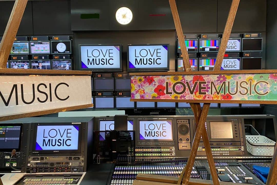 フジテレビ「Love music」さんのインスタグラム写真 - (フジテレビ「Love music」Instagram)「Love music」は 9月17日の放送をもって番組が 終了しました。 ※地域によって放送日時が異なります  番組に出演してくれた皆さま、 番組に携わってくれた皆さま、 そして番組を応援してくれた皆さま、 本当にありがとうございました！ 番組が終了しても、 一生音楽を愛し続けていきましょう！！ Don’t Stop Love Music!!!」9月18日 0時54分 - lovemusic_fujitv