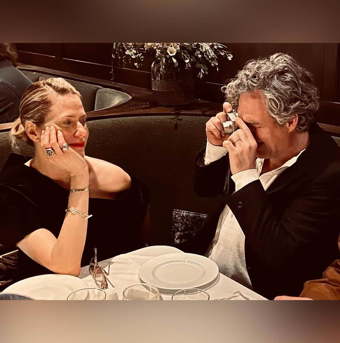 マーク・ラファロさんのインスタグラム写真 - (マーク・ラファロInstagram)「Happy 51 to my best friend, my partner in all, the most fun and exciting person I have ever known. So happy we found each other and held on for dear life through everything that came and has left. It’s good to know you and to be known by you. The world is a brighter place in your presence and beauty. Happy happy birthday, pal.」9月18日 1時00分 - markruffalo