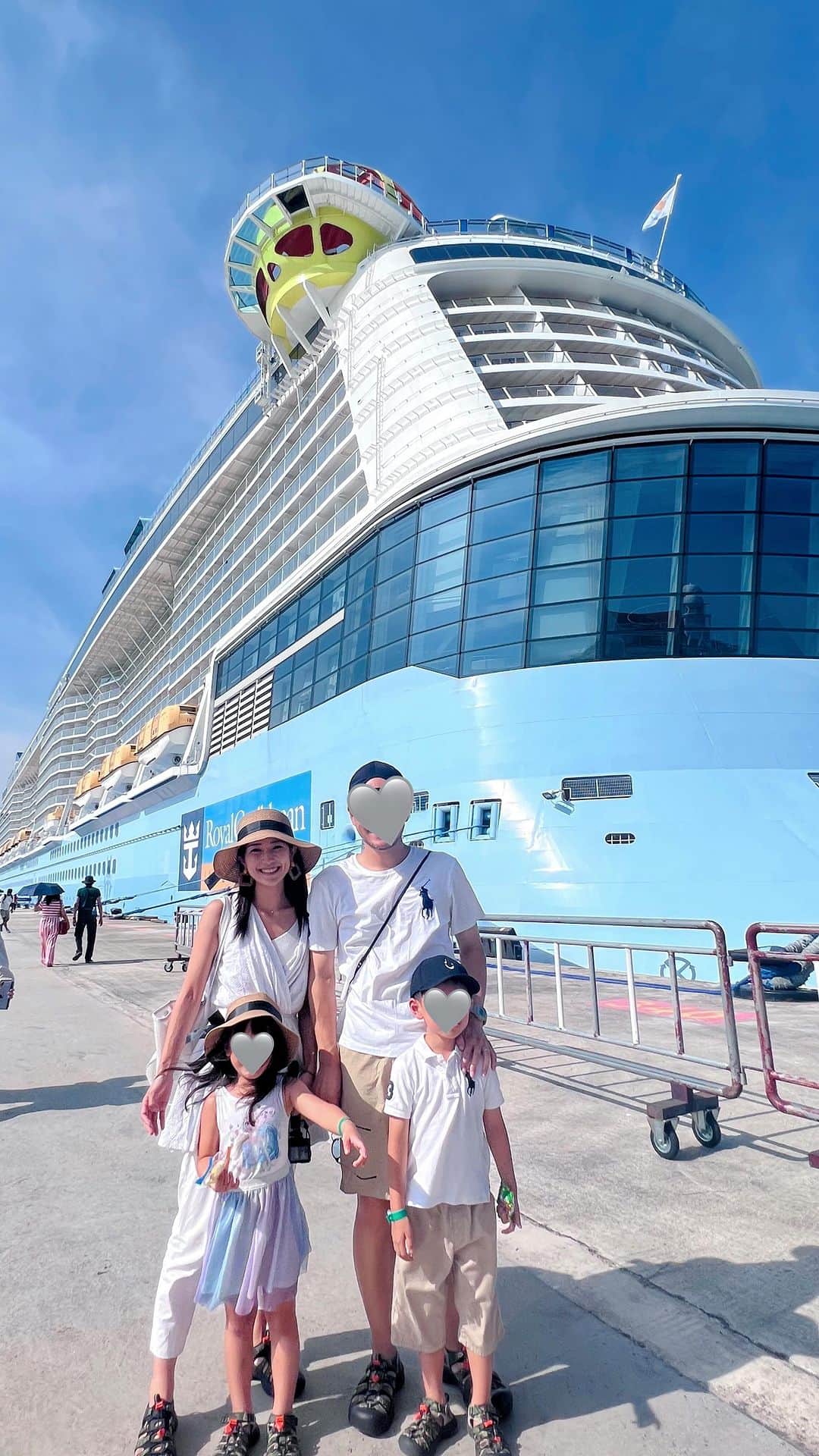 のインスタグラム：「dreamy moments of our first cruise trip🛳 4泊5日アジアクルーズまとめ  ロイヤルカリビアン Spectrum of the Seas スペクトラム・オブ・ザ・シーズ 1日目　シンガポール発 2日目　ペナン島(マレーシア) 3日目　プーケット島(タイ) 4日目　クルーズ 5日目　シンガポール着  夢のようなひと時でした✨  ------------ 📍#Singapore #シンガポール ⚓️ Royal Carribian @royalcaribbeanjapan  ✈️ Spectrum of the Seas 🗓 2023.9.12-16  #クルーズ旅 #海外クルーズ #ロイヤルカリビアン #スペクトラムオブザシーズ #シンガポール #シンガポール発着クルーズ #子連れクルーズ #子連れ旅行 #RoyalCarribian #spectrumoftheseas #singapore #cruise #cruiselife #familycruise #remi_world2023 #lovetabi #lovetabimama」