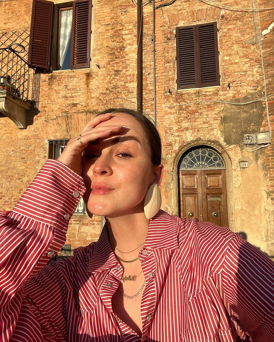 のインスタグラム：「Golden hour in Siena 🌞 #siena #italy #tuscany」