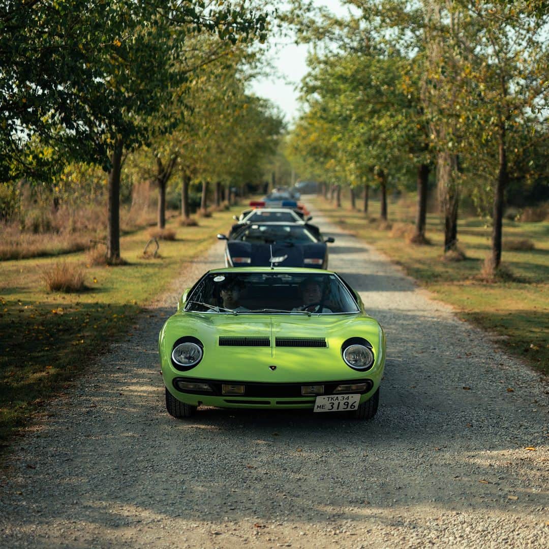 ランボルギーニのインスタグラム：「Today, in Sant'Agata Bolognese, our three-day journey around Northern Italy came to an end.  The final leg, from Modena to our beloved homeland, was adorned with a special lunch at the Finishing Department, followed by a visit to the Museo Automobili Lamborghini and the Polo Storico.  These days were filled with intensity and a profound emotional connection to the brand and its heritage. It has been a uniquely special way to continue our 60th anniversary celebrations.  #Lamborghini #TheFutureBeganIn1963」