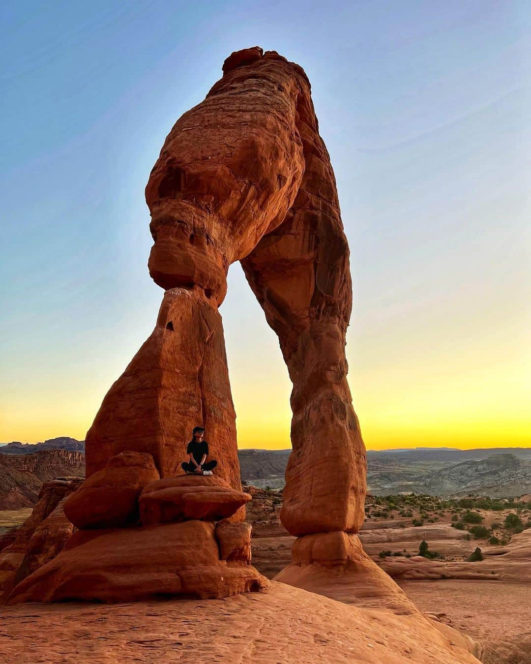 徐玥さんのインスタグラム写真 - (徐玥Instagram)「📍Delicate Arch, Utah  #delicatearch #nationalpark」9月18日 1時41分 - jonneiy