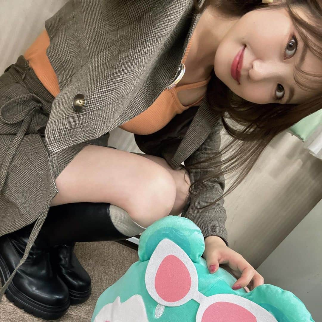 内田彩さんのインスタグラム写真 - (内田彩Instagram)「🐹♡  チムムムム……  写ってないチム！  声が聞こえてきそう…🤭  大っきな、もちもちチムム、可愛すぎてお気に入りです♡  朗読劇『ワッチャ！リーディング！マジック！』ありがとうございました👐  #プリマジ」9月18日 1時47分 - aya_uchi_da