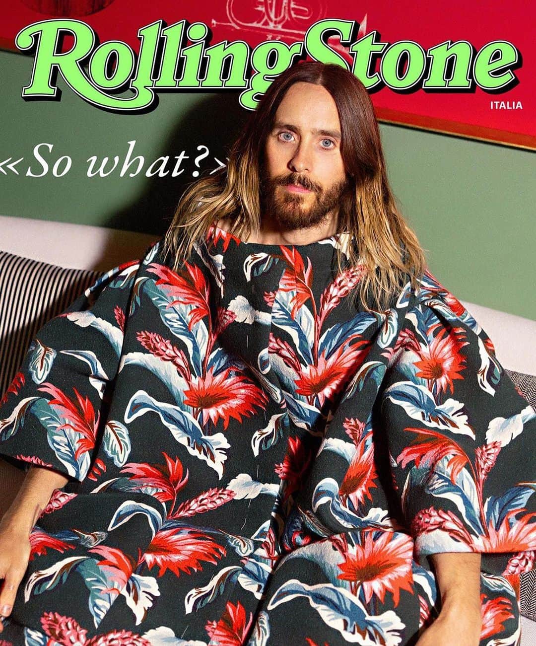 ジャレッド・レトのインスタグラム：「Thx to everyone supporting the new album 🙏🏼 Hope you are loving it 🕺🏻🌹  📸 @rollingstoneitalia  🕺🏻 @maisonmargiela @prada @balmain   PHOTOGRAPHER: @giuliabersani INTERVIEW: @costantinodellagherardesca EDITOR in CHIEF: @alessandro.giberti MUSIC CONTENT EDITOR: @claudiotodesco PRODUCER: @mros77 BUSINESS DEVELOPMENT MANAGER: @bsidematte PRODUCTION COORDINATOR: @ninniknowsnothing ART DIRECTOR: @mindglass x @leftloft.design FASHION EDITOR: @francescapiovano  Look 1: Maison Margiela Look 2: Prada Look 3: Balmain  TALENT LABEL: @universalmusicitalia @virginrecordsita TALENT LABEL PUBLICIST: Giacomo Vitali @jj_jack4 MAKE – UP ARTIST: @maddalenabrandomakeup x @makingbeauty.management STYLIST ASSISTANT: @mica_montgomery PHOTOGRAPHER ASSISTANT: @now_emi」
