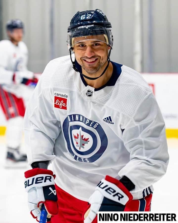 NHLさんのインスタグラム写真 - (NHLInstagram)「Familiar faces back in Winnipeg. 🛬  (📸: @nhljets)」9月18日 2時11分 - nhl