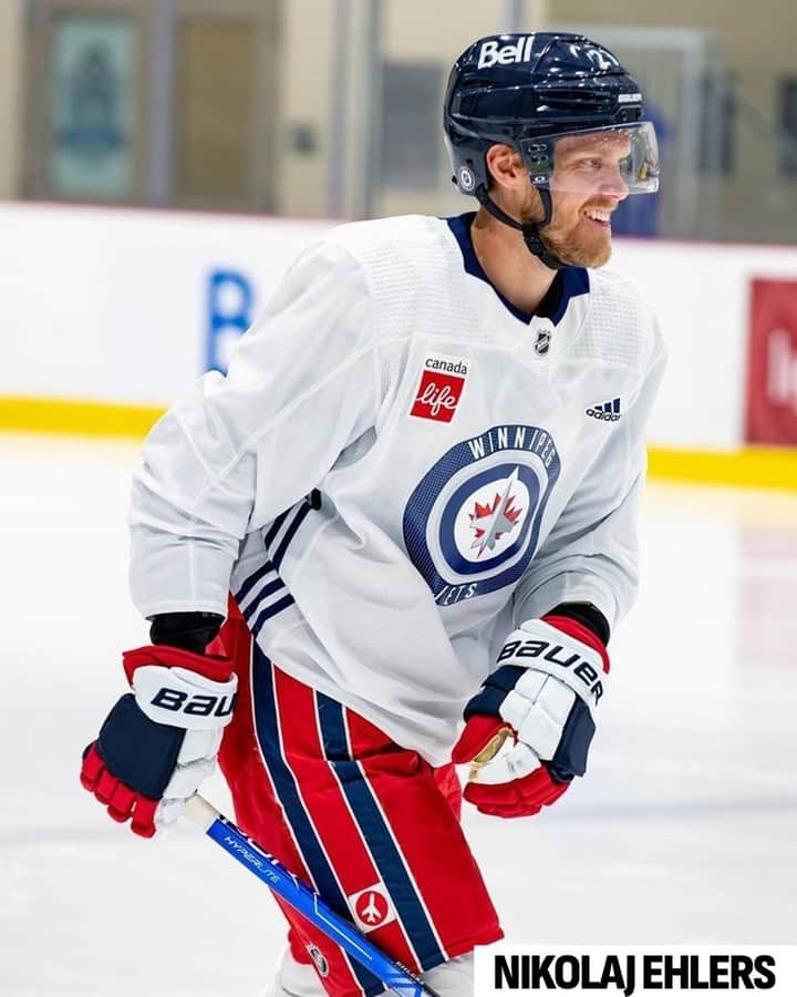 NHLさんのインスタグラム写真 - (NHLInstagram)「Familiar faces back in Winnipeg. 🛬  (📸: @nhljets)」9月18日 2時11分 - nhl