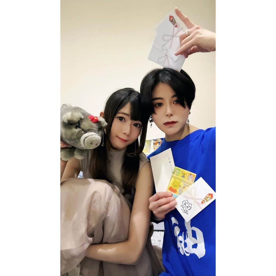 武藤つぐみのインスタグラム：「2023.9.17.𝐒𝐮𝐧𝐝𝐚𝐲🥔  🛍💌🧧👩🏻‍⚕️🎃😚沢山の有難う。 #東洋ショー劇場 #大阪天満 #せんいるちゅっかへ #お誕生日っていいよな トーイートコロからも、あちらもこちらも、いつも有難う🦀🩵🪽ほんま、ｻﾗﾝﾍﾖ🫰🏻🫶🏻」