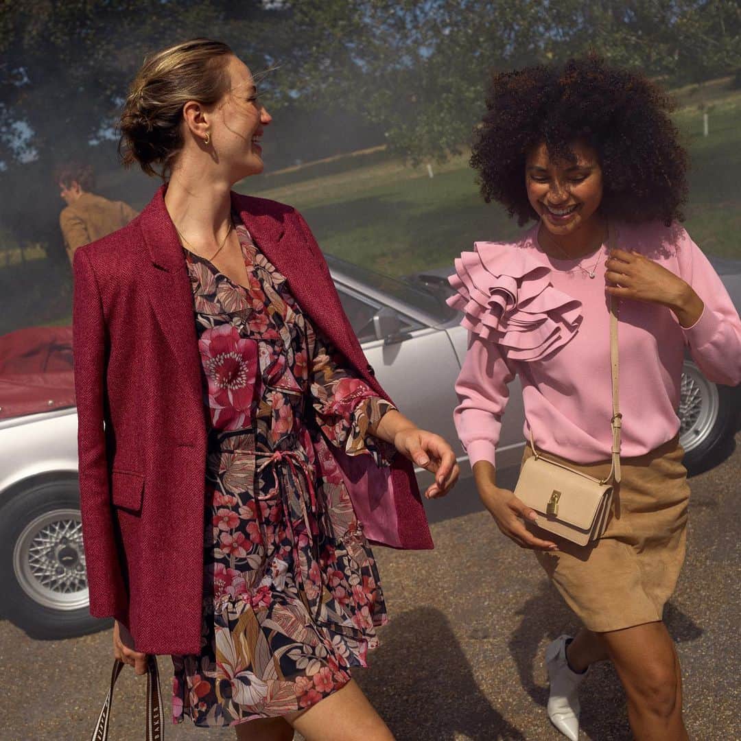 Ted Bakerのインスタグラム：「Immerse yourself in the trends for the new season.  #TedBaker #AGrandGoodTime」
