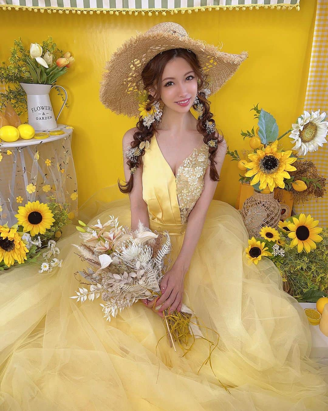 美沙のインスタグラム：「🌻👒💛  @daisuke_5511  #編み込みツイン #yellow」