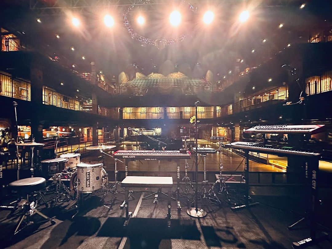 アウル・シティーのインスタグラム：「Boston! Tonight!」