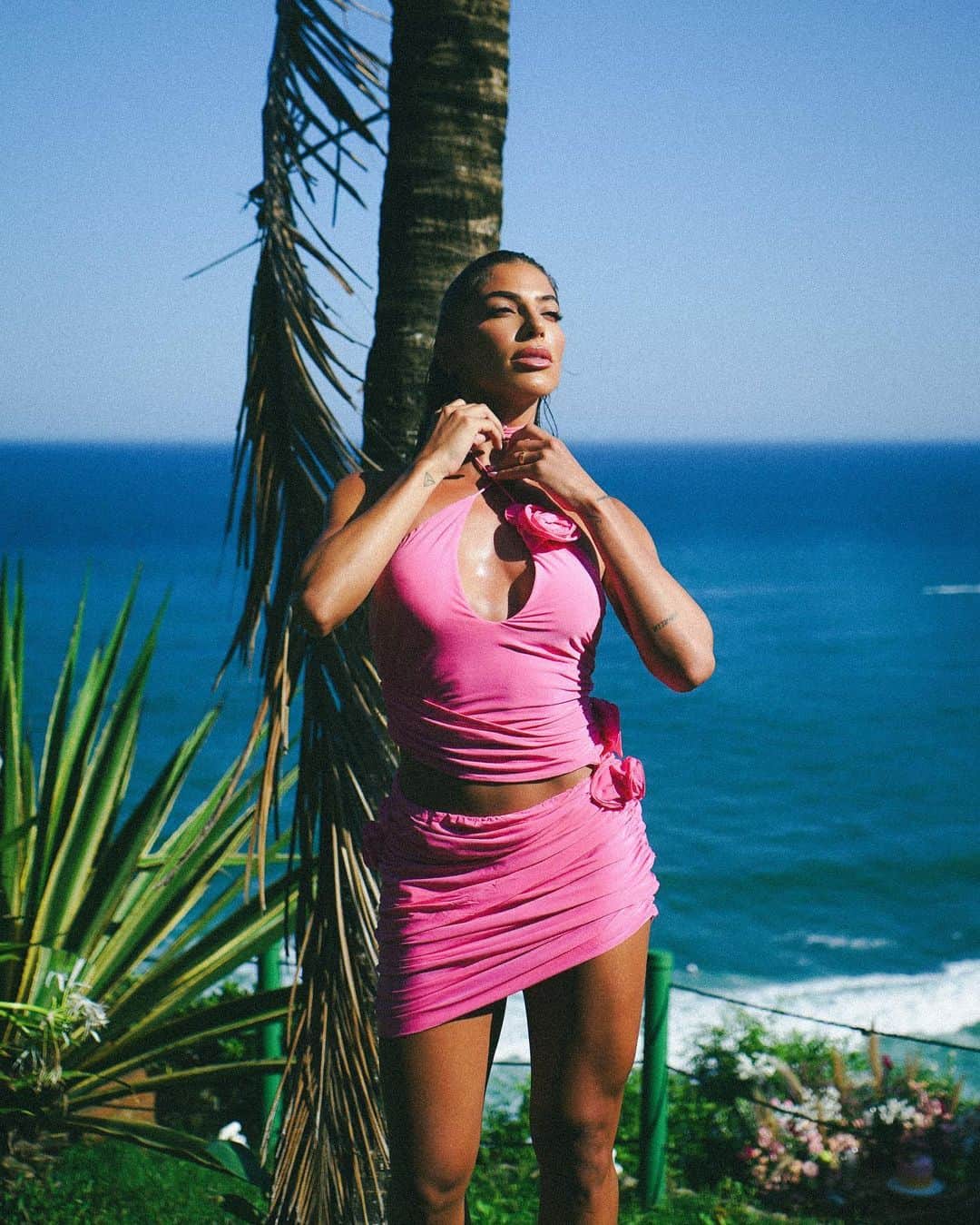 Rachel Apollonioのインスタグラム：「Flowers for my month 🌸 17.09 #RACH29   make: @gabnascimentobr  ph: @antonionetto @rafaelreisr」
