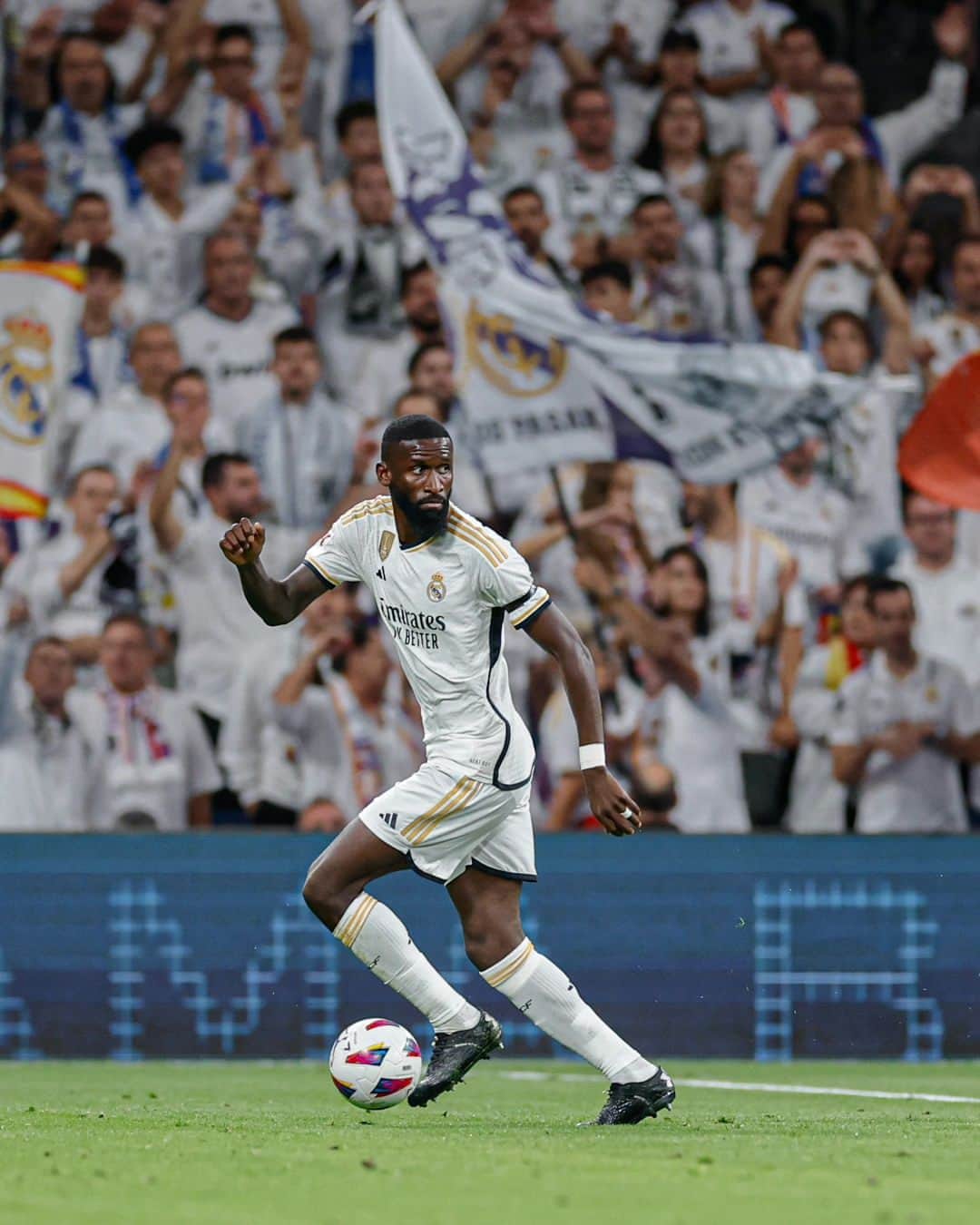 のインスタグラム：「5/5 🫡💯🤍 #LaLiga #Hustle #AlwaysBelieve」
