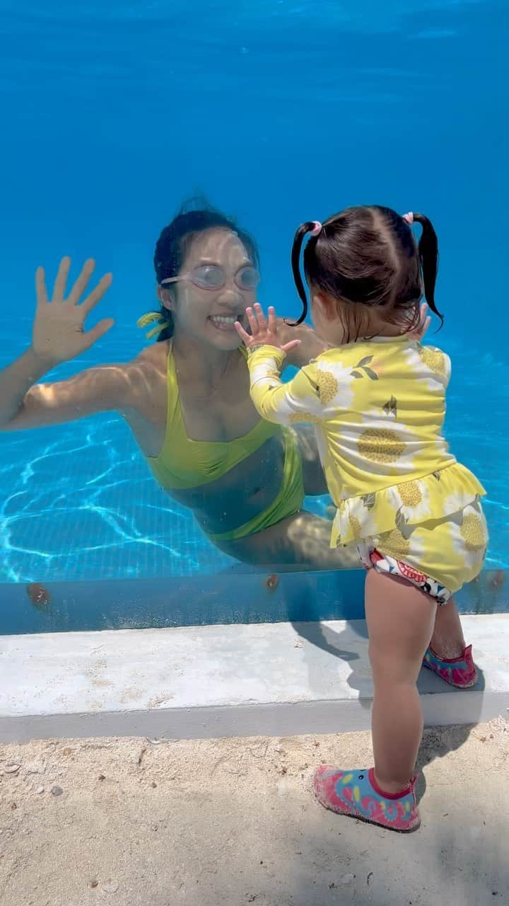 ミシェル・クワンのインスタグラム：「Doing my best Ariel impression 🧜🏼‍♀️」