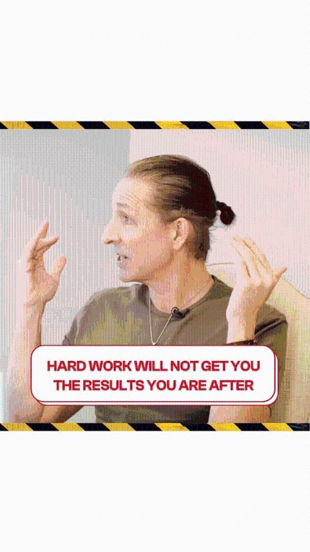 デイヴ・アスプリーのインスタグラム：「It’s absolutely necessary that you know how to work hard and that you have the energy to work hard. But just working hard by itself doesn’t get your very good results. How many people do you know who work really hard and don’t get results in their life? The people who win are the people who have the right tools and also work really hard. The good news is that you can do 10 times more work if you have the right tools… Which means you can get results in 10 times more areas. Stop focusing on how hard you work and start focusing on how well you work. Have the right tools and the right knowledge. Then work hard! #DaveAsprey #workouts #training #fitness」
