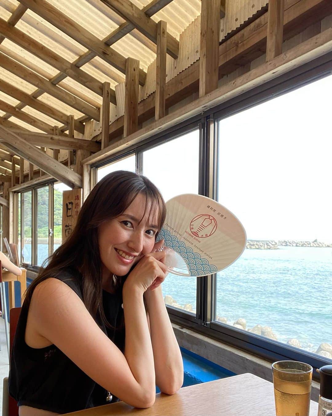 のインスタグラム：「・ ・ ・ ・ 磯料理 炭焼き 日南水産 @nichinansuisan2  in 宮崎 ・ ・ ・ #japanesegirl #japangirl  #ハーフ顔 #磯料理  #fashion #ファッション #日南水産 #伊勢海老 #伊勢海老解禁 #miyazaki #宮崎 #宮崎グルメ #宮崎観光」
