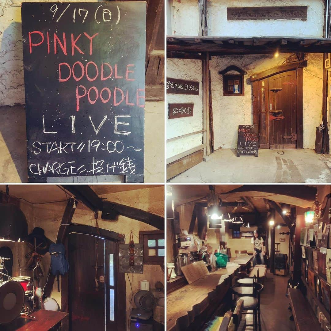 PINKY DOODLE POODLEさんのインスタグラム写真 - (PINKY DOODLE POODLEInstagram)「昨夜は静岡のLive&Bar炉辺人さんでのライブに来てくださった皆さま、配信で応援してくださった皆さま、ありがとうございました❣️  とっても素敵なお店で、皆さんとても暖かくPDPを迎えてくださり感謝です！  またライブしに戻れる日を楽しみにしております☆  そして今夜は牧之原のBar STOMPにてLIVEです！  無料の投げ銭ライブですのでお気軽にいらしてくださいね♪  静岡2つめの夜、楽しんで演奏してきまぁす！  #acousticlive #liveinjapan2023 #pinkydoodlepoodle  #highenergyrocknroll  #highenergyrockband #japaneserockband #chickenranchrecords #femalerocker #baxendaleconversion  #baxendaleguitar  #kayguitar  #vintageacoustic  #shortscaleacousticguitar」9月18日 16時48分 - pinkydoodlepoodle