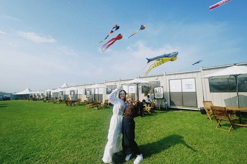 大貫みくのインスタグラム：「🐏🐏🐏  ワイバンで久しぶりに会えた！ 羊文学、ライブ超かっこよかったし 嬉しすぎる再会だった🫶🏻 またね！！！」
