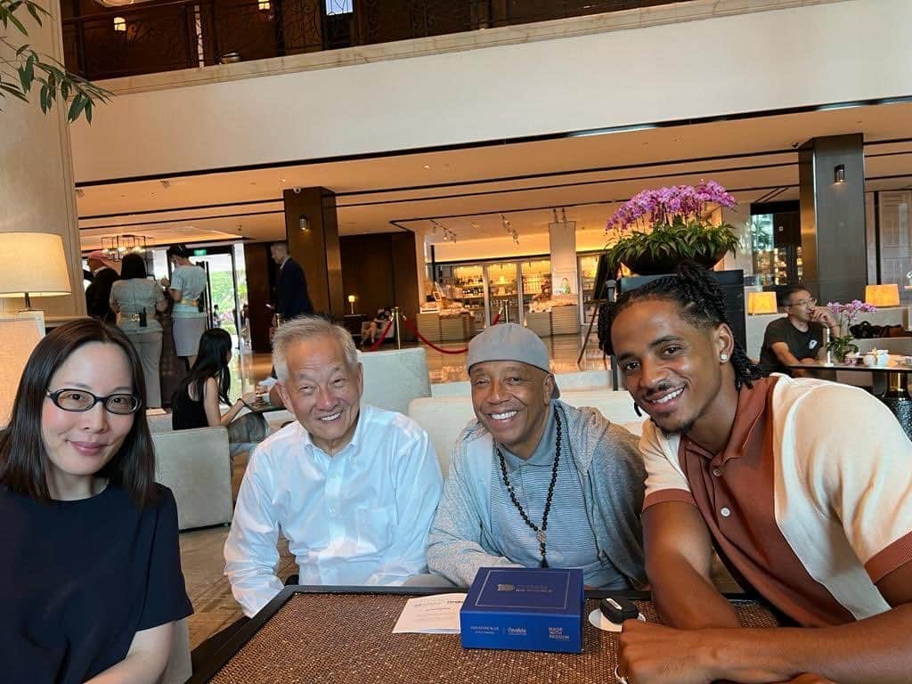 コーデル・ブローダスのインスタグラム：「One of my biggest highlight of this trip was sitting down with my mentor - Unc Russ, Mr Ng Kok Song and Sybil Lau. I sat and listened to them share their experiences and their stories. I learnt the importance of teaching, the value of nature and being happy, and most importantly, the art of accessing people. Thank you 🙏 I wanna be a student forever.」