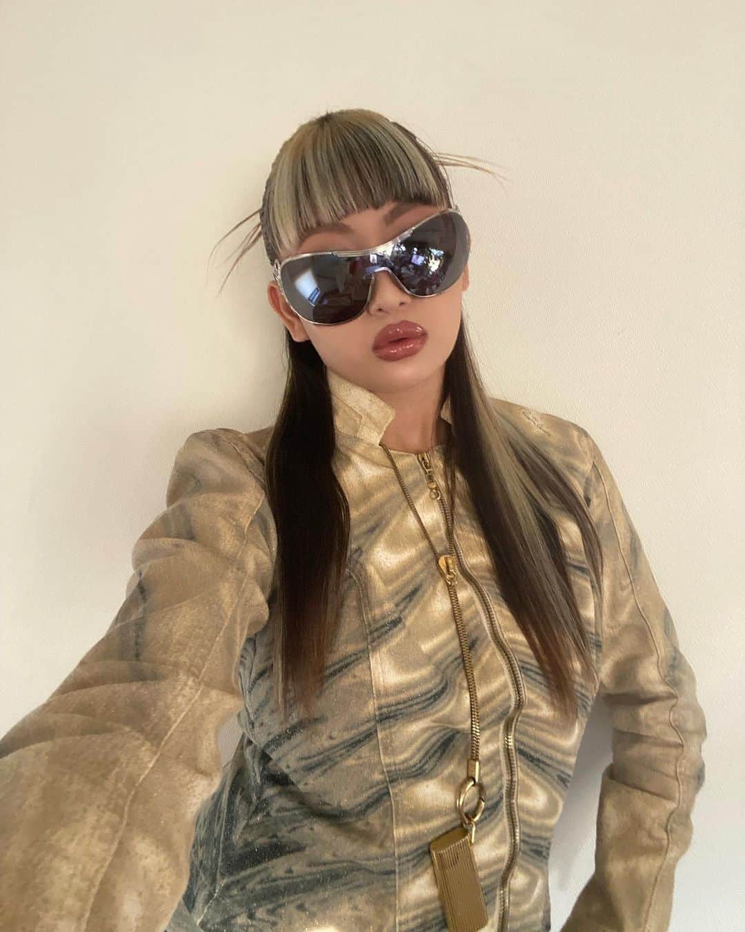 moanaのインスタグラム：「Tokyo Fashion Week was fun🥂  because of you @lexypanterra @burgerrock @trinaembel @gleyallday love u guys🐆  I didn't have time to post anything on real-time I don't know y people can post so quickly  #tokyo#fashionweek#fashion」