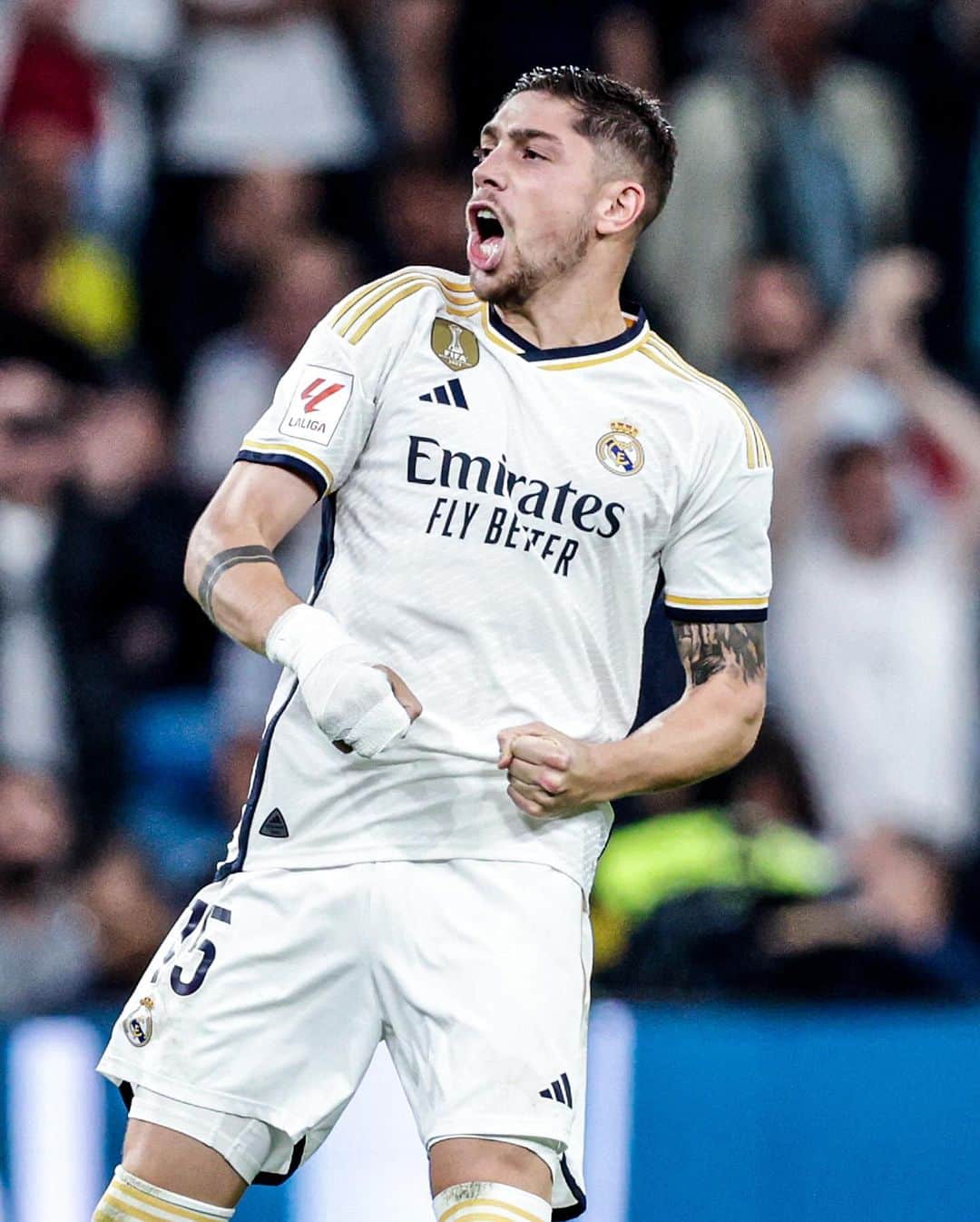 のインスタグラム：「@fedevalverde only scores 𝐆𝐎𝐋𝐀𝐙𝐎𝐒 😎」