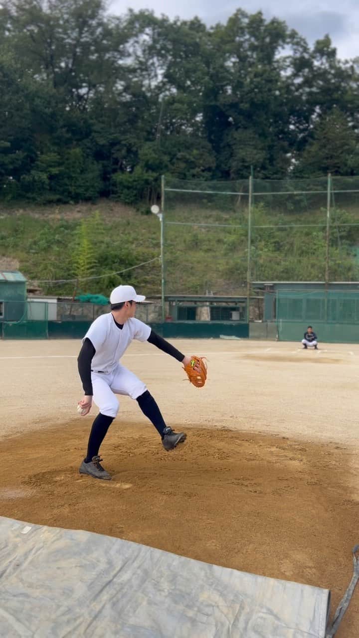 しょーたのインスタグラム：「ピッチングしてきた⚾️ ちょっとコントロール荒れ気味🤏」