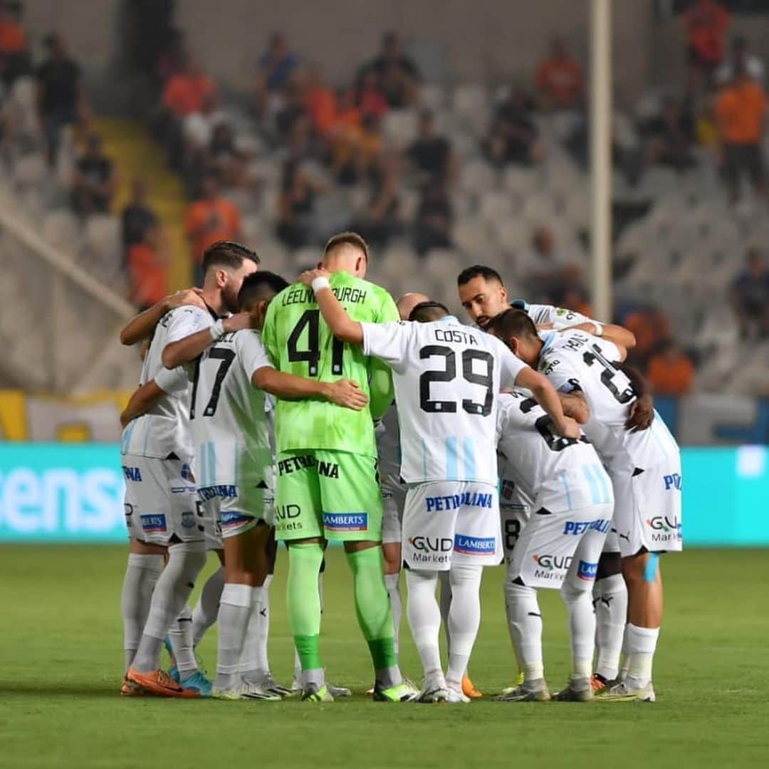 マテュー・ヴァルブエナさんのインスタグラム写真 - (マテュー・ヴァルブエナInstagram)「We would prefer to get 3 points but we remain undefeated this season. We continue to progress together as a team. Let’s go #Apollon 🔵⚪️」9月18日 17時42分 - mv28_officiel