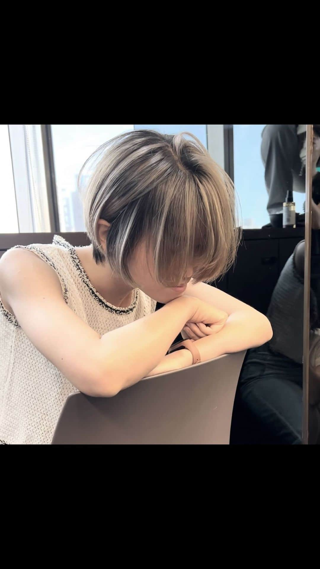 NOBU/渋谷店のインスタグラム：「#バレイヤージュ . . #メタルdx  #マルチテクニックス #イノアカラー @lorealpro_education_japan @lorealpro_education_taiwan  . . @nobuhair 担当プロデューサーNOBU . . NNNスリーエヌ　 ■営業時間10:00〜20:00  ※年中無休 ■住所　107-0061 東京都港区北青山3-12-1 オウル3階 . . #ヘアスタイル #オイルカラー #ブリーチ  #カラー #バレイヤージュ #ヘアアレンジ  #韓国ヘア #外国人風 #新色 #美容師 #髮型 #髮型師 #剪髮 #中長髮#ตัดผม#ผม#헤어 #컷#hair #hairstyle」