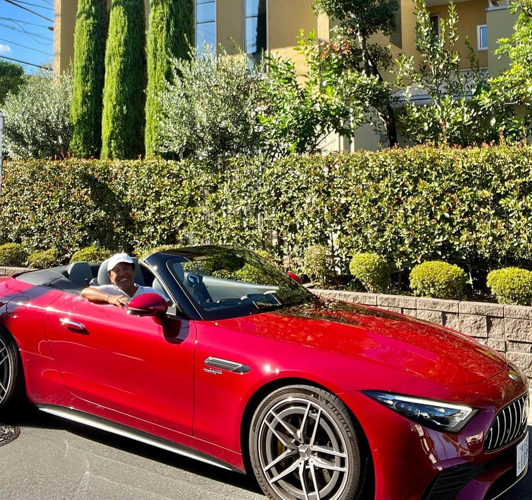 設楽洋のインスタグラム：「愛車を修理に出したらド派手な代車が来た件…😅🚗 @mercedesamg #AMGSL」