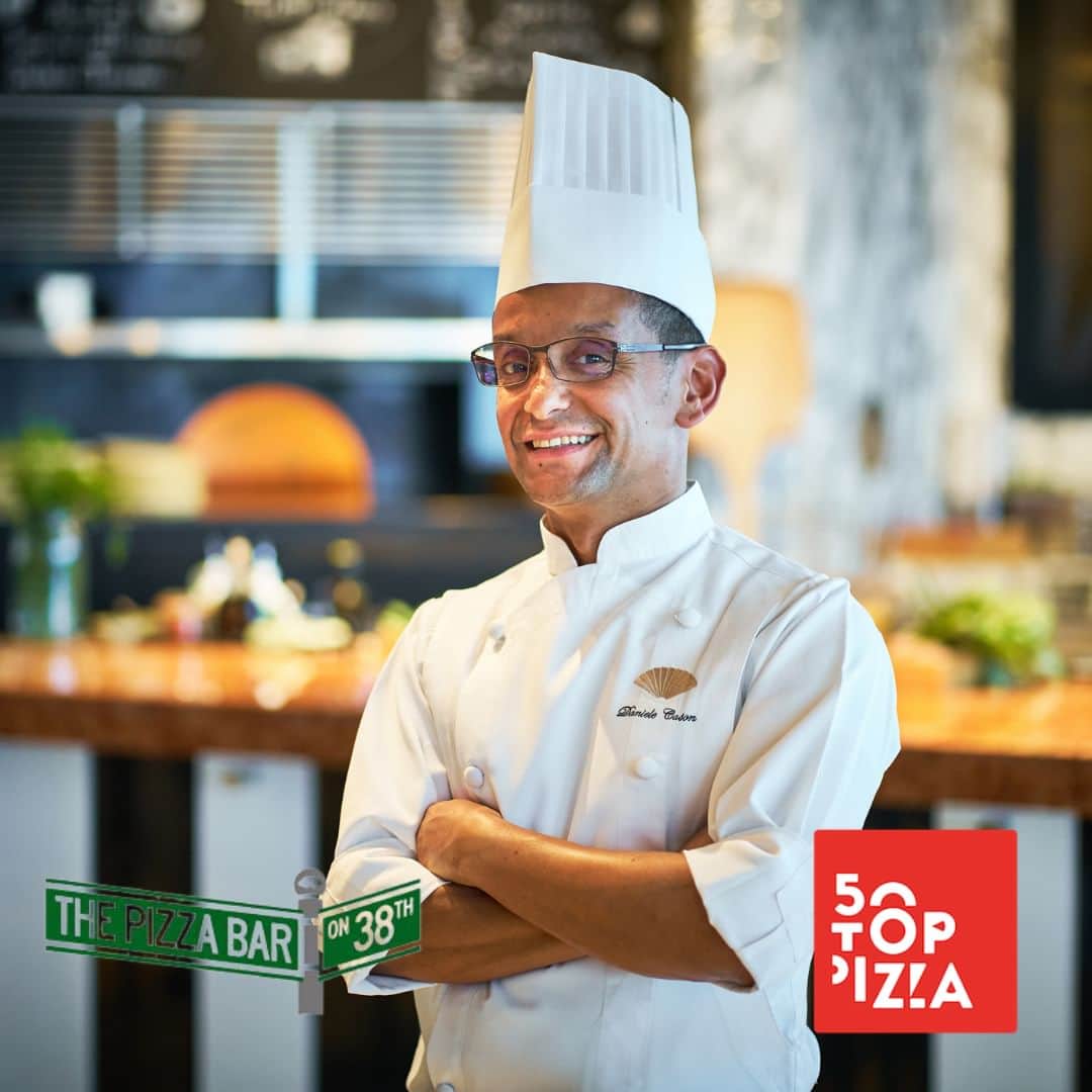 Mandarin Oriental, Tokyoさんのインスタグラム写真 - (Mandarin Oriental, TokyoInstagram)「What an astounding news! The Pizza Bar of 38th has been listed as #4 in the “50 Top Pizza World 2023”. The award event was recently held in Naples, Italy.  Our Executive Chef Daniele Cason, who graced the event commented, “Being awarded and listed as #4 Best Pizza in the world from being #16 last year is a lifetime achievement and even though we’re the smallest pizza restaurant in the world, we have a huge structure supporting us composed of agricultural farmers, fisheries, cheese makers, countless passionate colleagues, friends and finally, our beloved guests, that fill our counter every single day. Many thanks to the organizers of 50 Top Pizza and to our supporters for making this happen. The best is yet to come!”   You’re all invited to try Pizza Omakase, an exclusive course curated by Chef Daniele.   「ピッツアバー on 38th」は、イタリアのナポリで開催された「50 Top Pizza World」において、4位にランクインいたしましたことをお知らせいたします。  当ホテルのエグゼクティブシェフ、ダニエレ・カーソンは「50 Top Pizza World」の授賞式に出席し、次のようにコメントしました。「昨年16位からの今年4位入賞は、生涯の業績です。私たちは世界で最も小さなピッツアレストランですが、農業・漁業従事者の皆さまやチーズ職人の方々、情熱を傾けてくれる同僚、友人、そしてピッツアバーカウンターを毎日埋めてくださる大切なお客さまから成る大きなチームが、私たちをサポートしてくださっています。この結果をもたらしてくださった「50 Top Pizza」の主催者の方、また私たちのサポーターに心より感謝申しあげます。今後にご期待ください。」  ぜひ、シェフ ダニエレ監修のおまかせコースをお試しください。 … Mandarin Oriental, Tokyo @mo_tokyo  #MandarinOrientalTokyo #MOtokyo #ImAFan #MandarinOriental #Nihonbashi #thepizzabaron38th #50TopPizza  #マンダリンオリエンタル #マンダリンオリエンタル東京 #東京ホテル #日本橋 #日本橋ホテル ＃ピッツアバーon38th」9月18日 17時58分 - mo_tokyo