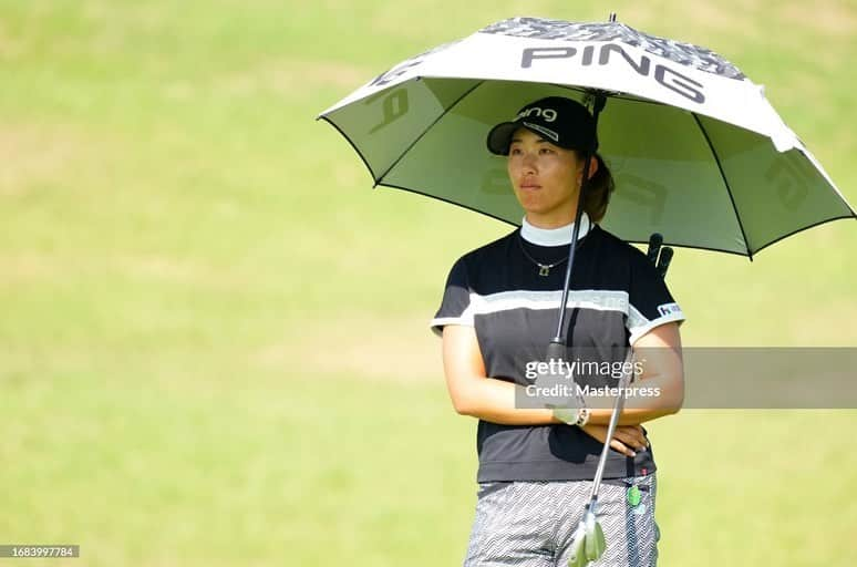 竹山佳林さんのインスタグラム写真 - (竹山佳林Instagram)「山陽新聞レディースカップ⛳️  え、真夏おかえり？ってくらいの暑さで参りました🫠 最終日にかけてスコアを伸ばせなかったのは少し残念ですが、良い感覚が少し戻ってきたので良かったです。 この調子でここからの連戦頑張ります🫡  次は「2023 中国新聞ちゅーピーレディースカップ」🏌🏻‍♀️  #golf #jlpga #ステップアップツアー  #山陽新聞レディースカップ  #newbalance #newbalancegolf  #長谷工コーポレーション  #pinggolf  #株式会社商美コーポレーション  #株式会社リンクス #リンクスゴルフ  #株式会社achieve #teamachieve #topworksbody  #kasco #ゴルフレーヴ #titleist #palmax #angle磁気ネックレス #ustmamiya #glaux #eonsports #phiten #abiles」9月18日 9時17分 - karin.takeyama