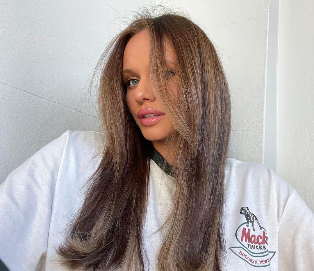 アリ・シンプソンさんのインスタグラム写真 - (アリ・シンプソンInstagram)「won’t gatekeep lipstick ...