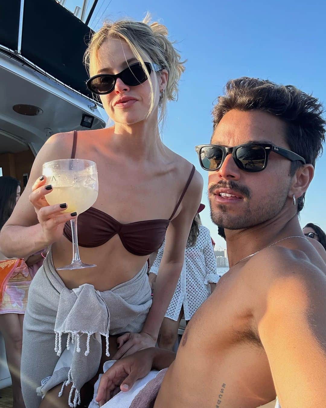 アガサ・モレイラのインスタグラム：「Fds no Rio☀️」