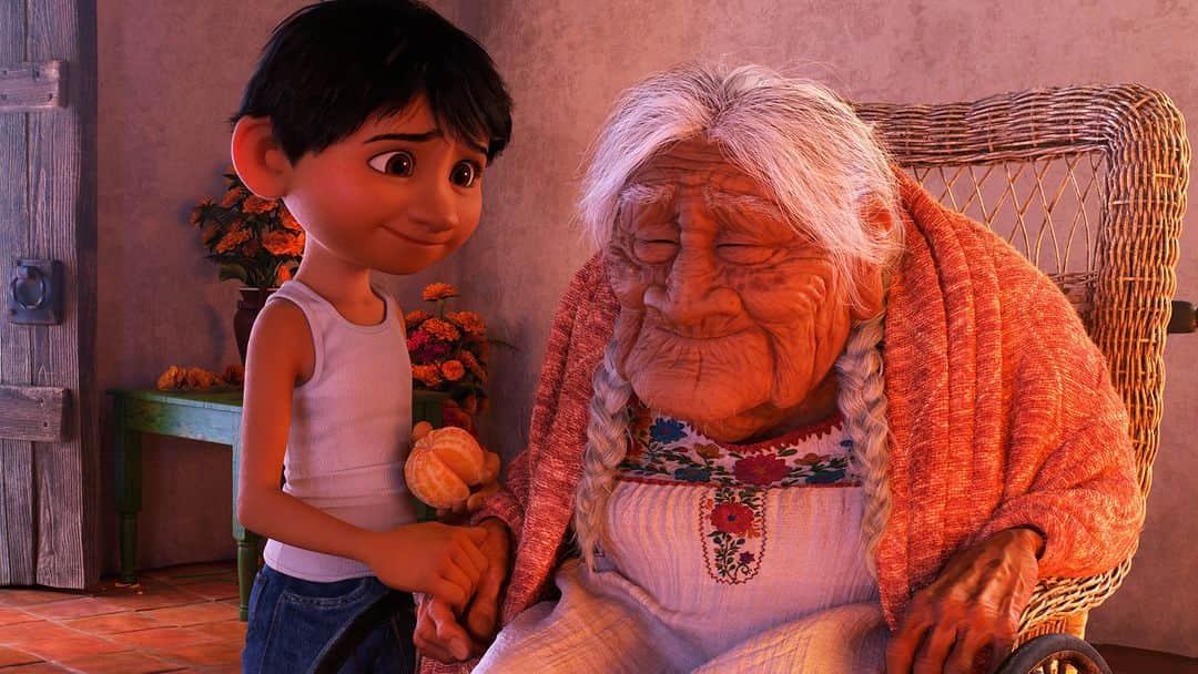 ディズニー・スタジオさんのインスタグラム写真 - (ディズニー・スタジオInstagram)「ミゲルの大切な家族  ママ・ココとエレナおばあちゃん🌼  #敬老の日 #リメンバーミー  #Coco #ディズニー #Disney #ディズニー映画 #ピクサー #Pixar #ディズニーピクサー」9月18日 10時00分 - disneystudiojp