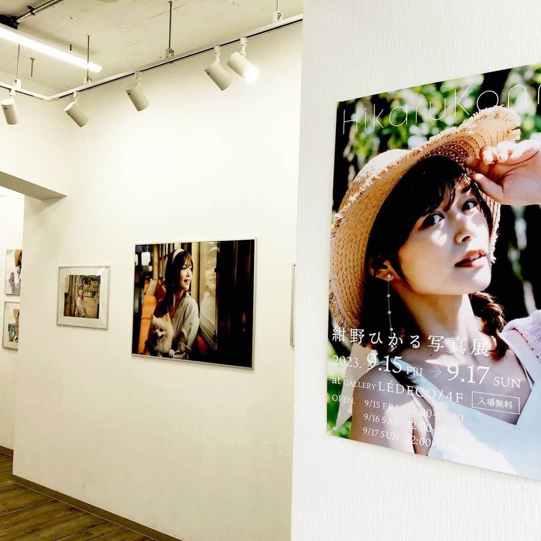 ファンスタープロモーションさんのインスタグラム写真 - (ファンスタープロモーションInstagram)「【紺野ひかる 神木麗 合同写真展】  3日間大盛況で無事終了しました✨👏  初日は大雨、連日の暑さにもかかわらず 地方や海外からも沢山の方に ご来場誠にありがとうございました！🙇🏻‍♀️  ファンの皆さんがスタッフ達にも 気さくに話しかけてくださって！  2人の大好きなところを熱く語ってくれたり🫶🏻💓 オフ会のご要望などなど！✨  ステキなファンの方ばかりでした🥹🙏🏻  至らない点があったかとは思いますが、 本当に3日間ありがとうございました！⚡  ファンスター社員一同感謝です🙌🏻🌟 Thank you for visiting our photo exhibition!appreciate.  #紺野ひかる  #神木麗 #ファンスタープロモーション  #sexygirsls #japanesegirl」9月18日 9時58分 - funstar.kuwa