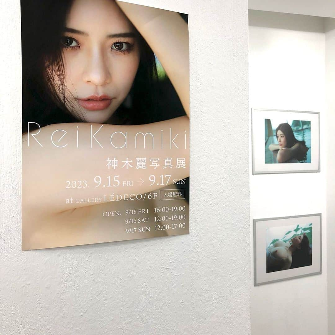 ファンスタープロモーションさんのインスタグラム写真 - (ファンスタープロモーションInstagram)「【紺野ひかる 神木麗 合同写真展】  3日間大盛況で無事終了しました✨👏  初日は大雨、連日の暑さにもかかわらず 地方や海外からも沢山の方に ご来場誠にありがとうございました！🙇🏻‍♀️  ファンの皆さんがスタッフ達にも 気さくに話しかけてくださって！  2人の大好きなところを熱く語ってくれたり🫶🏻💓 オフ会のご要望などなど！✨  ステキなファンの方ばかりでした🥹🙏🏻  至らない点があったかとは思いますが、 本当に3日間ありがとうございました！⚡  ファンスター社員一同感謝です🙌🏻🌟 Thank you for visiting our photo exhibition!appreciate.  #紺野ひかる  #神木麗 #ファンスタープロモーション  #sexygirsls #japanesegirl」9月18日 9時58分 - funstar.kuwa