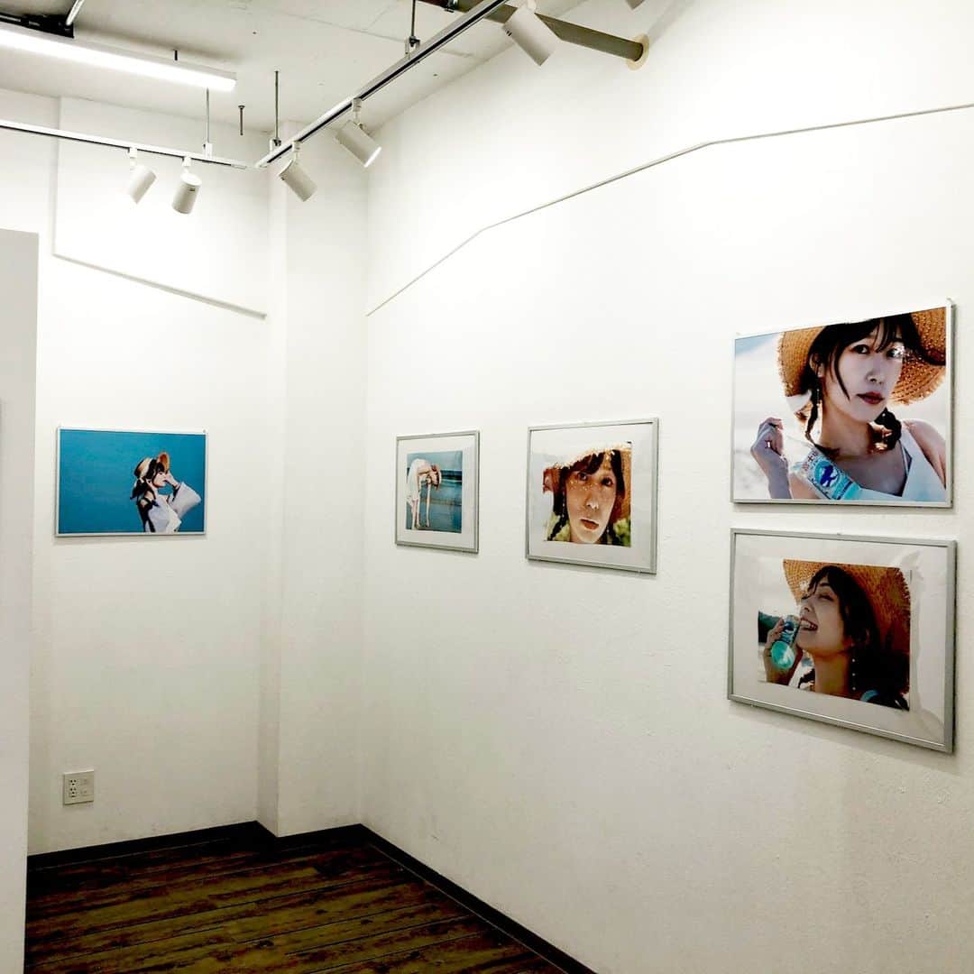 ファンスタープロモーションさんのインスタグラム写真 - (ファンスタープロモーションInstagram)「【紺野ひかる 神木麗 合同写真展】  3日間大盛況で無事終了しました✨👏  初日は大雨、連日の暑さにもかかわらず 地方や海外からも沢山の方に ご来場誠にありがとうございました！🙇🏻‍♀️  ファンの皆さんがスタッフ達にも 気さくに話しかけてくださって！  2人の大好きなところを熱く語ってくれたり🫶🏻💓 オフ会のご要望などなど！✨  ステキなファンの方ばかりでした🥹🙏🏻  至らない点があったかとは思いますが、 本当に3日間ありがとうございました！⚡  ファンスター社員一同感謝です🙌🏻🌟 Thank you for visiting our photo exhibition!appreciate.  #紺野ひかる  #神木麗 #ファンスタープロモーション  #sexygirsls #japanesegirl」9月18日 9時58分 - funstar.kuwa