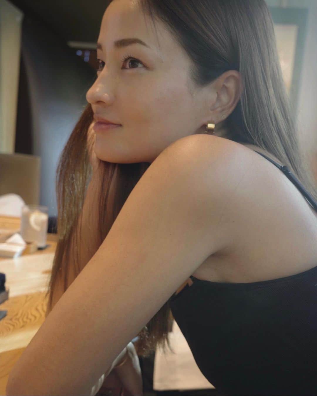 黒木メイサのインスタグラム：「子供の頃、苦手だったけど 今は大好きな食べ物ある？？  私はお寿司🤤🍣」