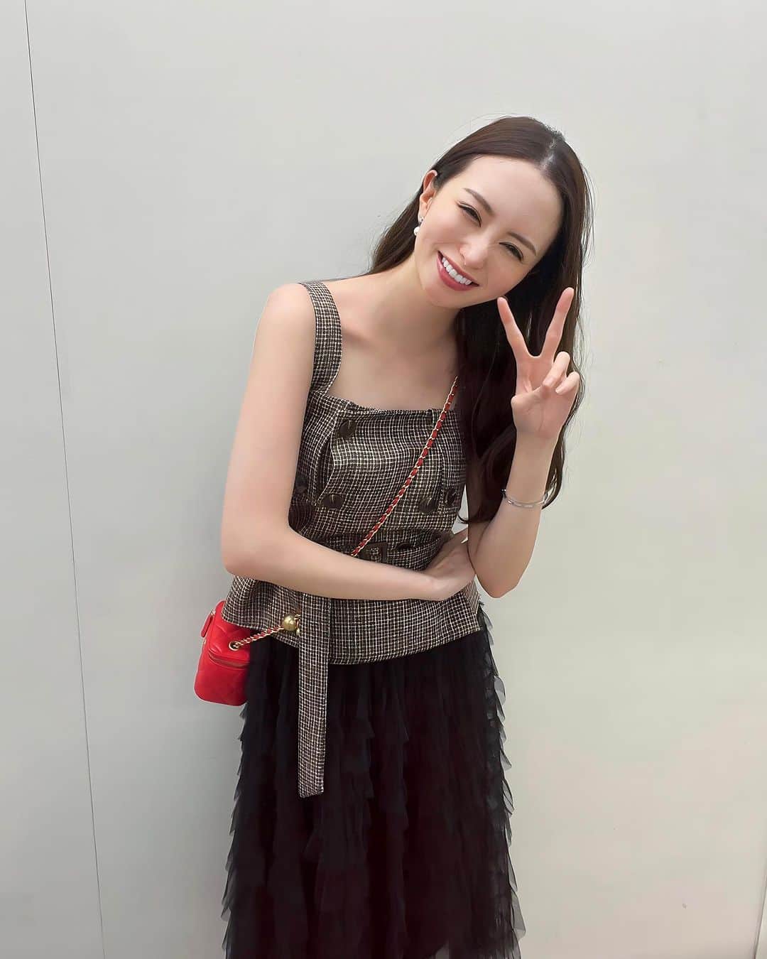 小川真葵のインスタグラム：「新作！発売開始しました🤎  #rinoa_official」